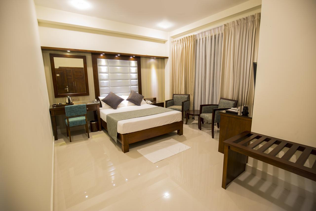 Grand 7 Hotel -Kesbewa Пилияндала Экстерьер фото
